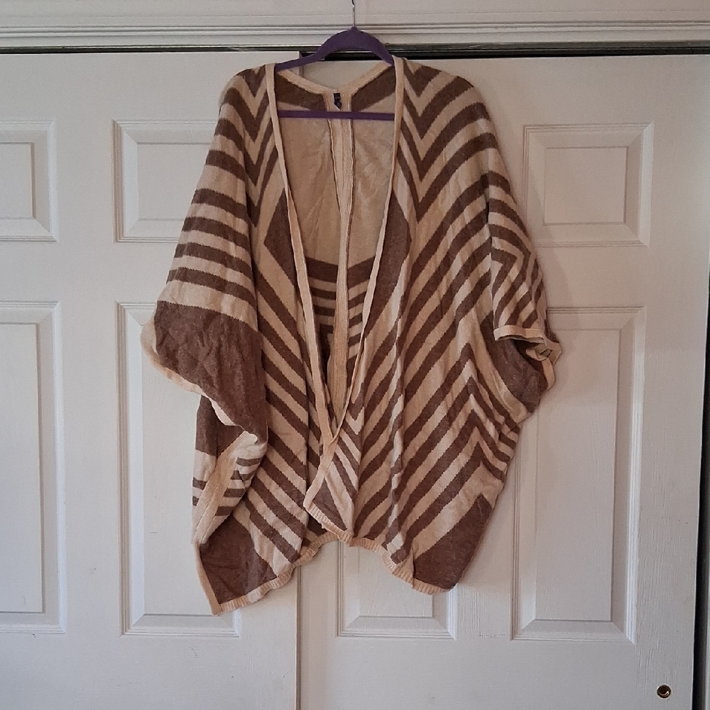 NYDJ Tan and Cream Chevron Poncho